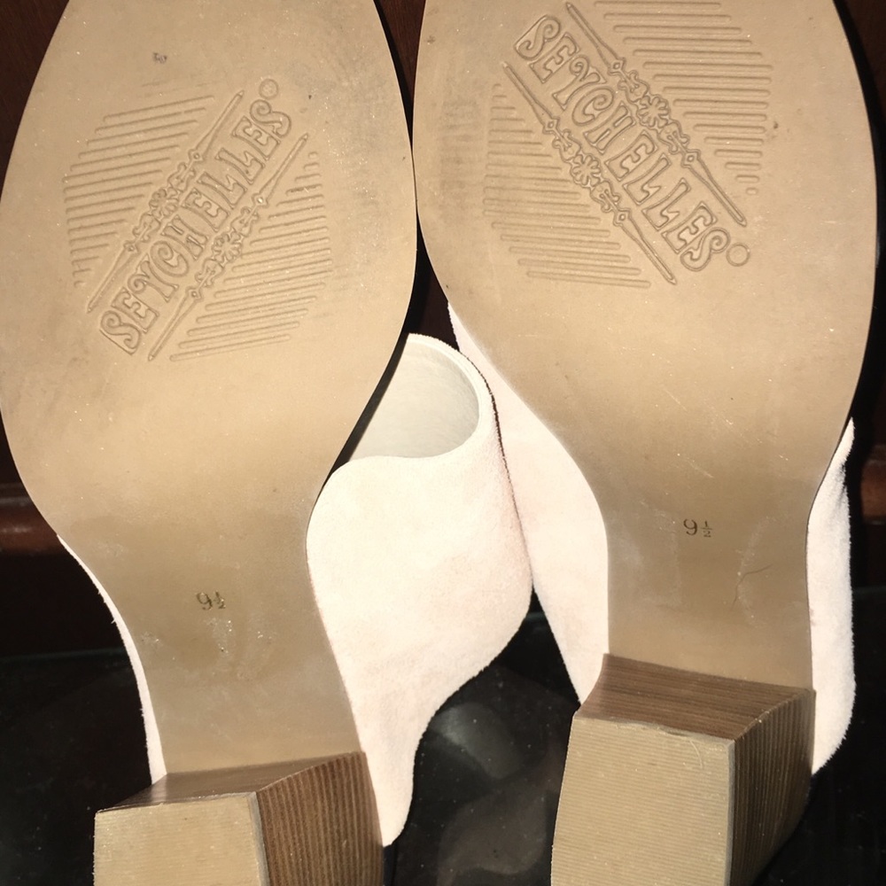 Shoes - Picture 4 of 5